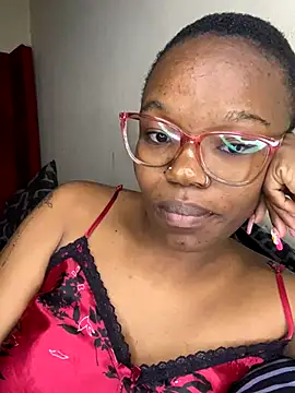 YummyMelanin117 online show from December 3, 2025, 9:57 pm