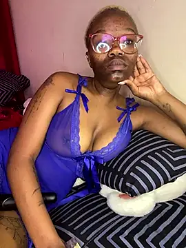 YummyMelanin117 online show from January 7, 2026, 12:51 pm