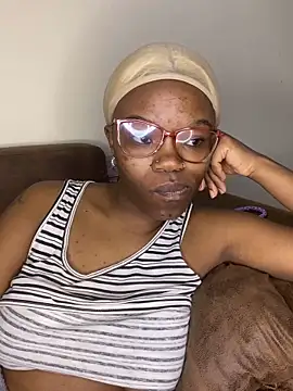 YummyMelanin117 online show from February 26, 2026, 1:15 am