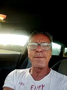 Deddyitalia3 online show from June 17, 2026, 5:58 pm