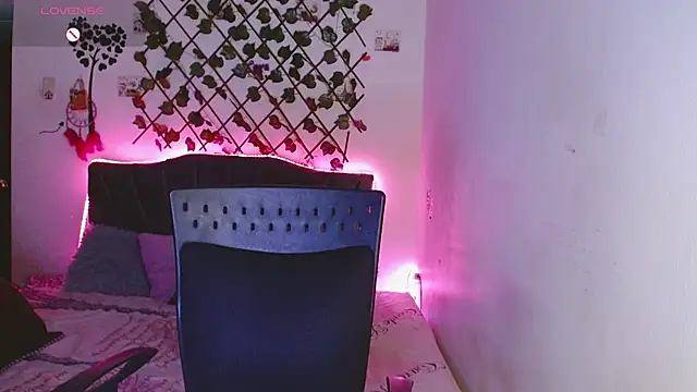 Charlott Nice01 online show from March 8, 2026, 2:04 am