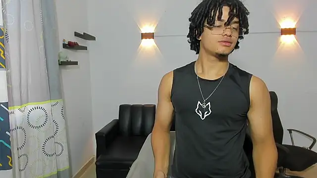 Snapshot of samxx_muscle chatting on May 18, 2026, 2:45 pm samxx muscle online show from May 18, 2026, 2:45 pm