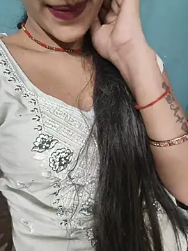 Snapshot of Eshwari_Chopra chatting on May 26, 2026, 2:29 am Eshwari Chopra online show from May 26, 2026, 2:29 am