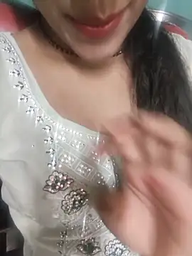 Snapshot of Eshwari_Chopra chatting on June 9, 2026, 3:23 pm Eshwari Chopra online show from June 9, 2026, 3:23 pm
