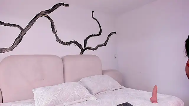 Snapshot of candyandmarilyn chatting on March 21, 2025, 8:50 pm candyandmarilyn online show from March 21, 2025, 8:50 pm