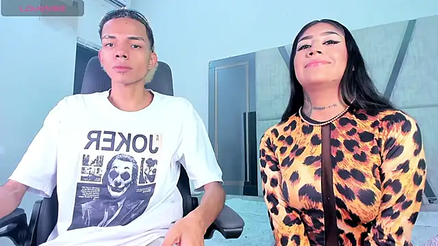 Snapshot of candyandmarilyn chatting on September 10, 2025, 9:37 pm candyandmarilyn online show from September 10, 2025, 9:37 pm