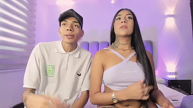 Snapshot of candyandmarilyn chatting on September 26, 2025, 8:35 pm candyandmarilyn online show from September 26, 2025, 8:35 pm