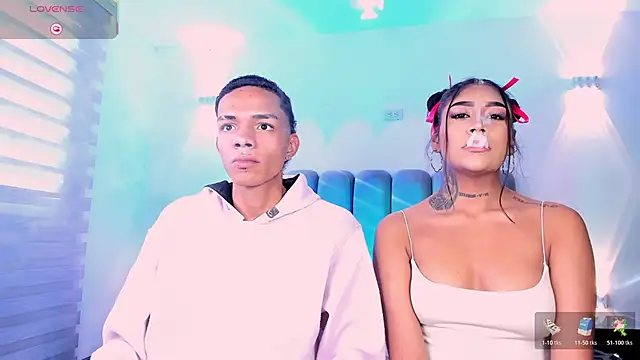 Snapshot of candyandmarilyn chatting on October 19, 2025, 9:04 pm candyandmarilyn online show from October 19, 2025, 9:04 pm