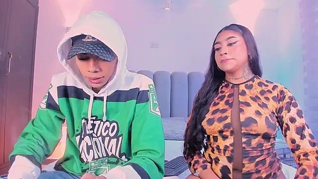 Snapshot of candyandmarilyn chatting on November 8, 2025, 9:02 pm candyandmarilyn online show from November 8, 2025, 9:02 pm