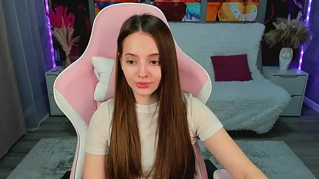 MelanieAlves online show from February 4, 2026, 6:25 pm