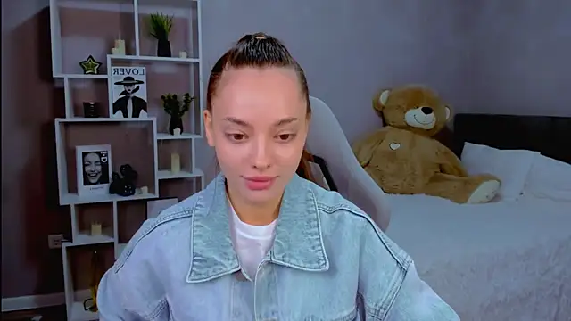MelanieAlves online show from April 26, 2026, 2:26 pm