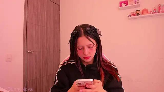 ImBunnyNova online show from June 15, 2026, 4:31 pm