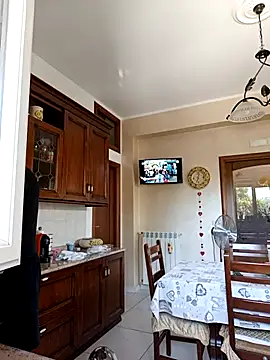 Alexis Bull online show from September 21, 2025, 10:28 am