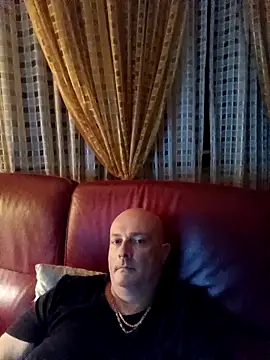 Alexis Bull online show from October 26, 2025, 11:09 pm