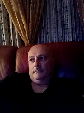 Alexis Bull online show from April 26, 2026, 10:40 pm