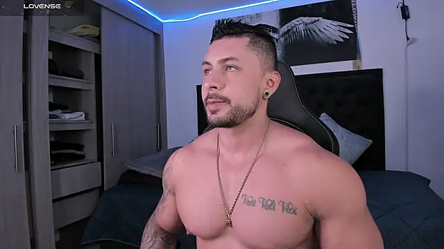 Snapshot of santi_aesthetic chatting on September 19, 2025, 1:18 am santi aesthetic online show from September 19, 2025, 1:18 am