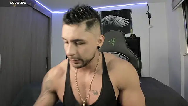 Snapshot of santi_aesthetic chatting on October 26, 2025, 3:12 am santi aesthetic online show from October 26, 2025, 3:12 am