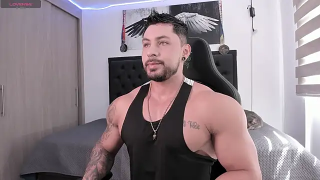 Snapshot of santi_aesthetic chatting on November 19, 2025, 3:45 pm santi aesthetic online show from November 19, 2025, 3:45 pm