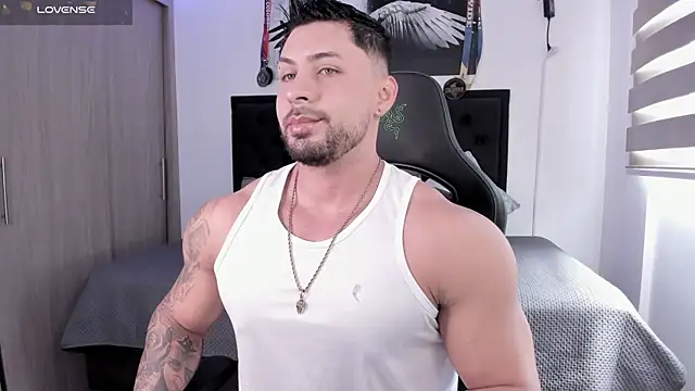 Snapshot of santi_aesthetic chatting on January 16, 2026, 4:55 pm santi aesthetic online show from January 16, 2026, 4:55 pm