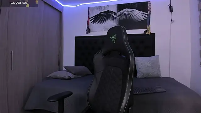 Snapshot of santi_aesthetic chatting on February 1, 2026, 3:05 am santi aesthetic online show from February 1, 2026, 3:05 am