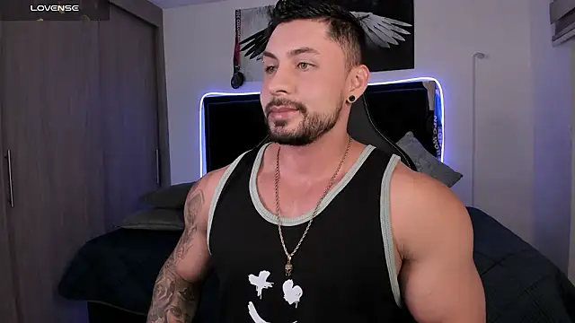 Snapshot of santi_aesthetic chatting on March 10, 2026, 12:26 am santi aesthetic online show from March 10, 2026, 12:26 am