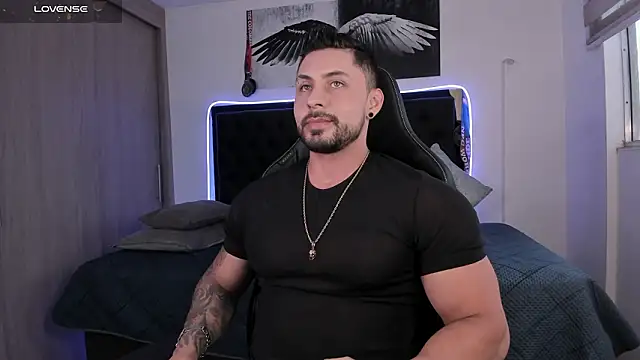 Snapshot of santi_aesthetic chatting on March 10, 2026, 10:37 pm santi aesthetic online show from March 10, 2026, 10:37 pm