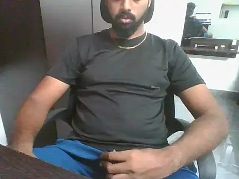 lovelyakash69 online show from September 15, 2025, 4:23 am