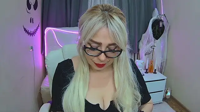 Snapshot of KatrinaCharm chatting on October 15, 2025, 6:57 am KatrinaCharm online show from October 15, 2025, 6:57 am