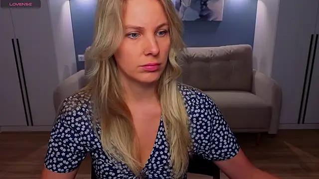 Snapshot of MelanieBennett chatting on June 18, 2026, 6:46 am MelanieBennett online show from June 18, 2026, 6:46 am