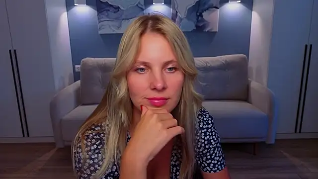 Snapshot of MelanieBennett chatting on June 29, 2026, 10:15 am MelanieBennett online show from June 29, 2026, 10:15 am