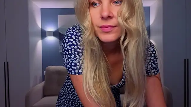 Snapshot of MelanieBennett chatting on July 14, 2026, 10:21 am MelanieBennett online show from July 14, 2026, 10:21 am