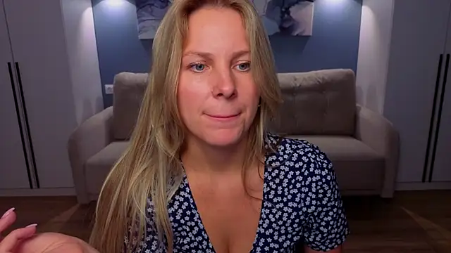 Snapshot of MelanieBennett chatting on July 16, 2026, 9:26 am MelanieBennett online show from July 16, 2026, 9:26 am