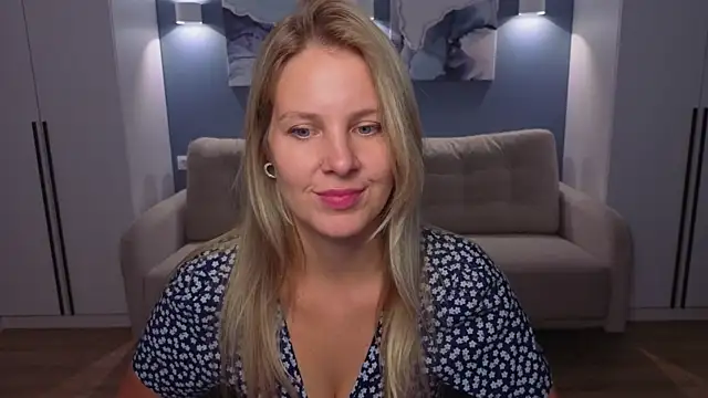 Snapshot of MelanieBennett chatting on July 19, 2026, 8:51 am MelanieBennett online show from July 19, 2026, 8:51 am