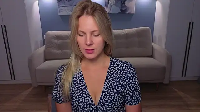 Snapshot of MelanieBennett chatting on July 21, 2026, 9:22 am MelanieBennett online show from July 21, 2026, 9:22 am