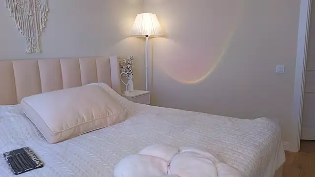 Snapshot of Candymrr chatting on November 25, 2025, 5:40 am Candymrr online show from November 25, 2025, 5:40 am