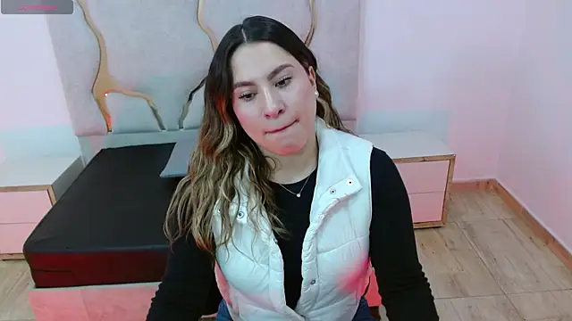 Snapshot of saaya_tay chatting on September 9, 2025, 3:06 am saaya tay online show from September 9, 2025, 3:06 am