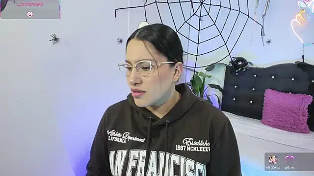 Snapshot of saaya_tay chatting on October 28, 2025, 3:10 am saaya tay online show from October 28, 2025, 3:10 am