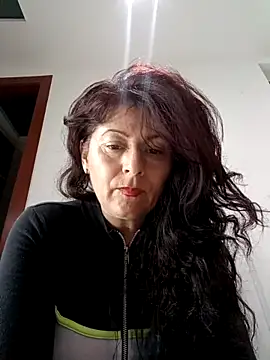 lunadicty online show from December 18, 2025, 12:06 am