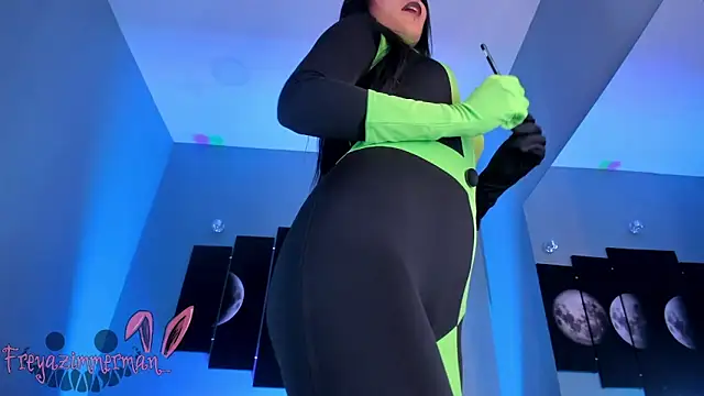 Snapshot of FreyaZimmerman_ chatting on October 6, 2025, 8:28 pm FreyaZimmerman online show from October 6, 2025, 8:28 pm