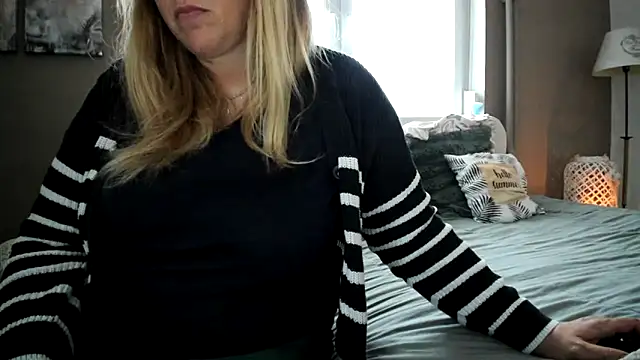 chupasexy online show from May 6, 2026, 6:24 pm