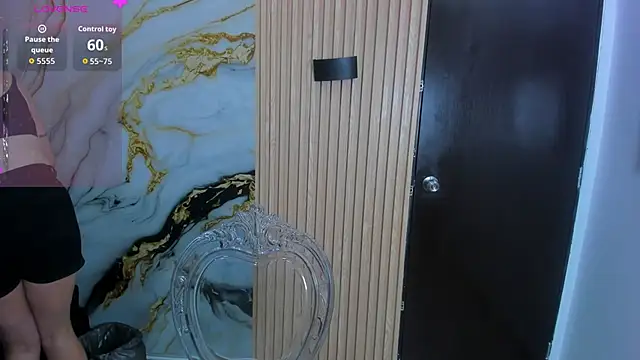 Cerecitaa02  online show from September 19, 2025, 11:44 am