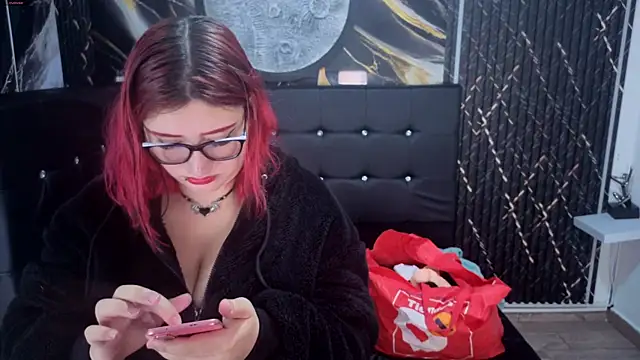 Snapshot of Cerecitaa02_ chatting on May 4, 2026, 11:34 pm Cerecitaa02 online show from May 4, 2026, 11:34 pm