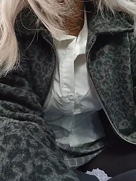 Pretty roxxyy online show from January 8, 2026, 1:02 pm