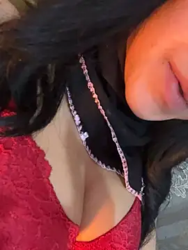 Snapshot of QueenLujaine chatting on March 29, 2026, 7:03 pm QueenLujaine online show from March 29, 2026, 7:03 pm