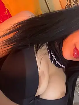 Snapshot of QueenLujaine chatting on April 18, 2026, 9:26 pm QueenLujaine online show from April 18, 2026, 9:26 pm