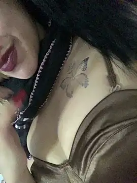 QueenLujaine online show from August 3, 2026, 11:30 pm