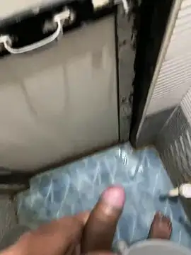 Hunkk28 online show from October 22, 2025, 9:25 pm