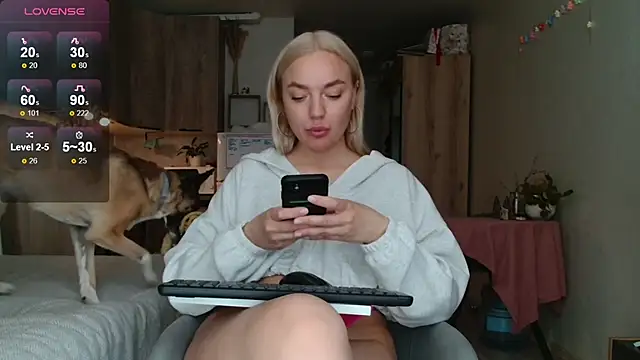 Snapshot of Eva___forever chatting on May 6, 2026, 3:24 am Eva forever online show from May 6, 2026, 3:24 am