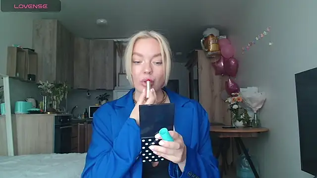Snapshot of Eva___forever chatting on May 22, 2026, 5:03 am Eva forever online show from May 22, 2026, 5:03 am