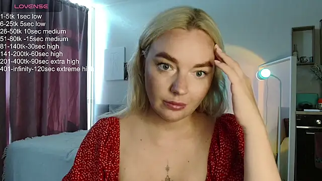 Snapshot of Eva___forever chatting on June 29, 2026, 9:37 am Eva forever online show from June 29, 2026, 9:37 am